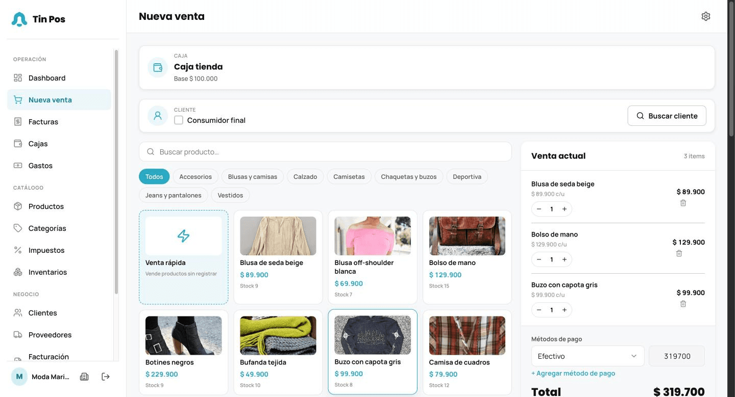 Nueva venta en Tin Pos en una tienda de ropa: prendas con foto por categoría, carrito con tres prendas y total a cobrar